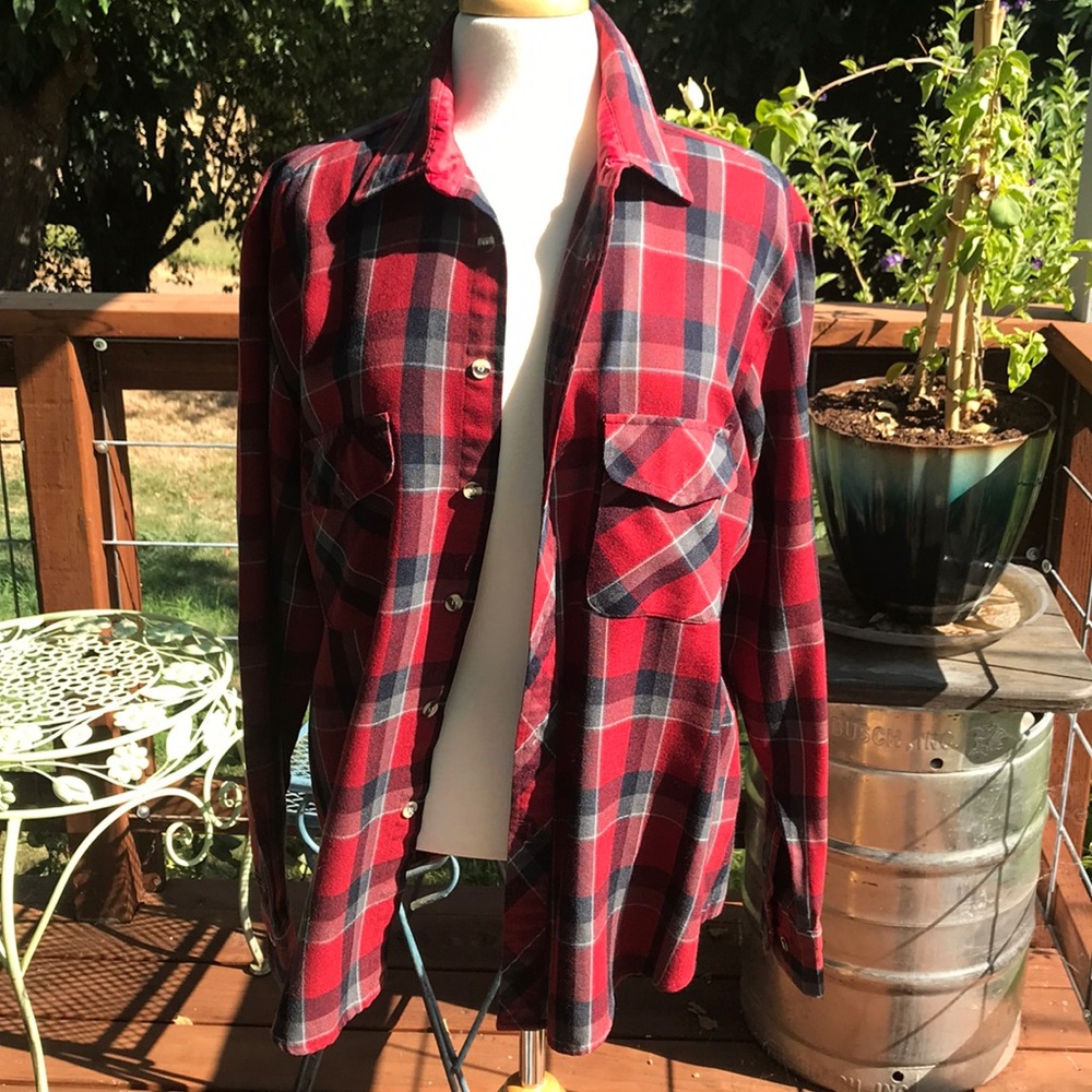 Vintage men’s ted/blue flannel size L like new